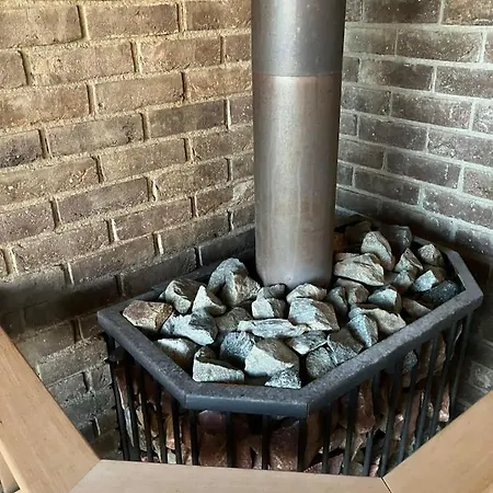 Pirtis Su Nakvyne Dviem بيت ضيافة كاوناس
