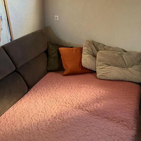 Casa de hóspedes Pirtis Su Nakvyne Dviem